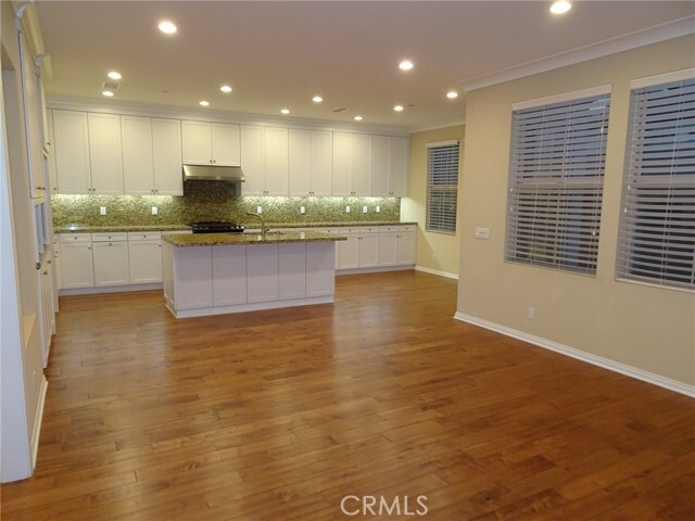 Building Photo - 108 Oasis