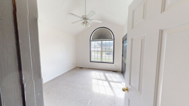 Building Photo - Updated Ranch w/ Bonus in Hope Mills!