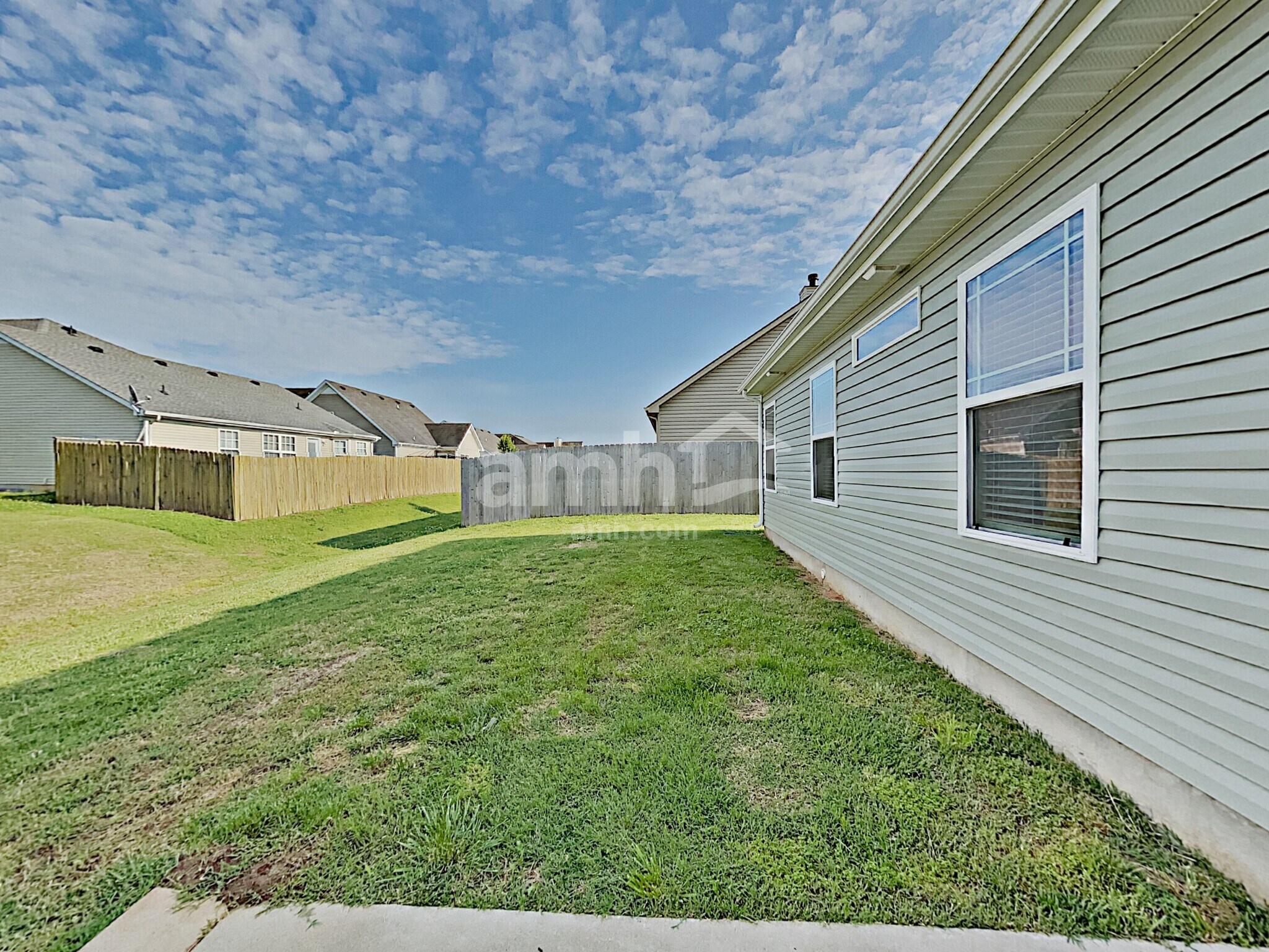 Building Photo - 1617 Ursuline Ln