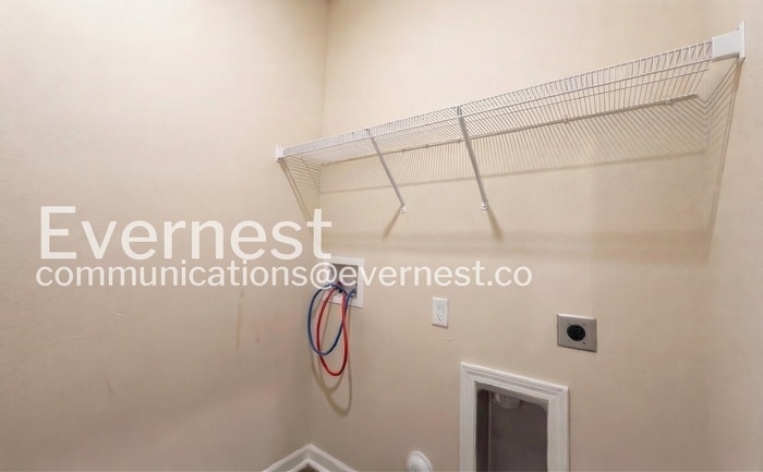 Building Photo - 6288 Rainbow Row