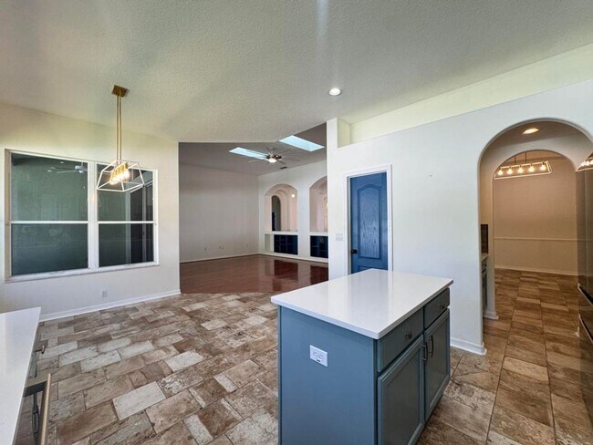 Building Photo - 39 Woodhollow Ln
