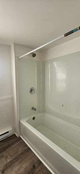 Building Photo - 197 Roosevelt St