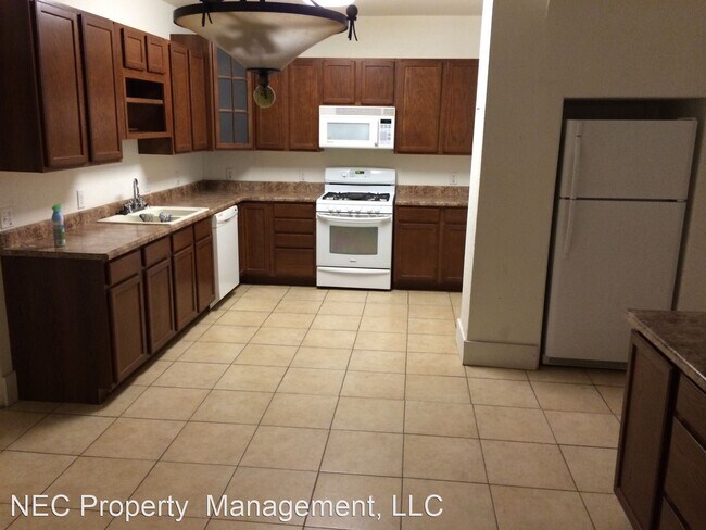 Primary Photo - 4 br, 2 bath House - 513 N. 5th St.