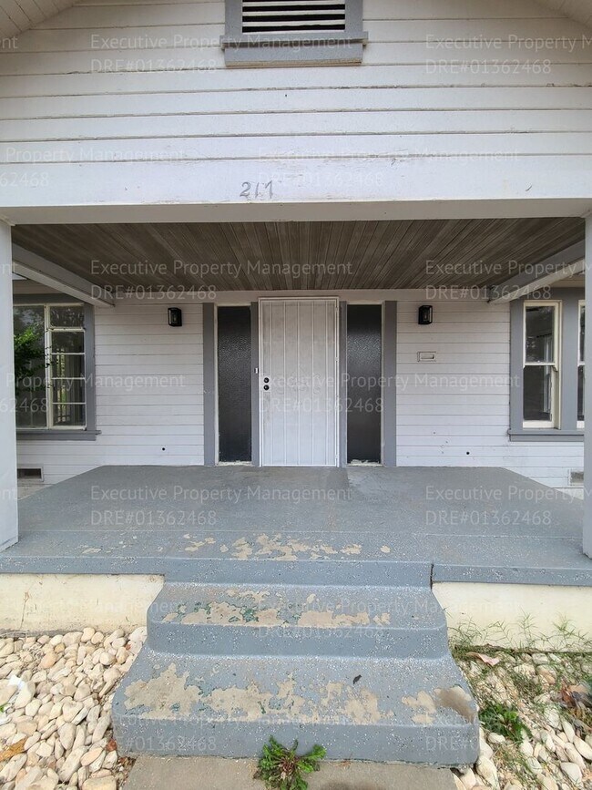 Building Photo - 217 Jefferson St