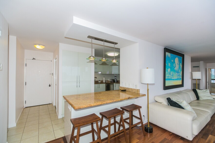 Bar seating at the kitchen counter - 1910 Ala Moana Blvd