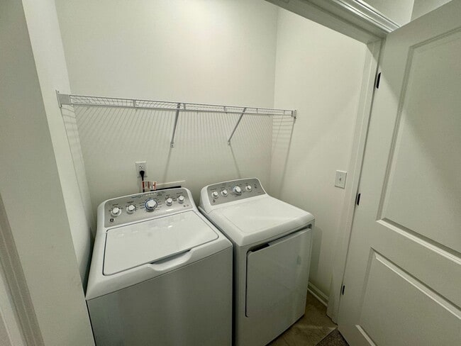 Building Photo - Beautiful, New Construction, 3-Story, 4BR/...