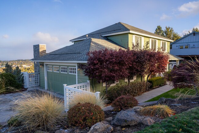 Building Photo - Stunning home on Awbrey Butte!