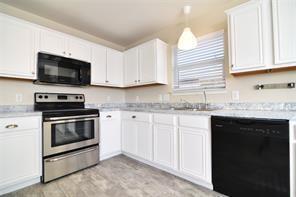 Building Photo - 321 S Chestnut St