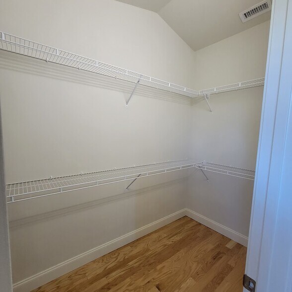 Building Photo - 202 Cathey Rd