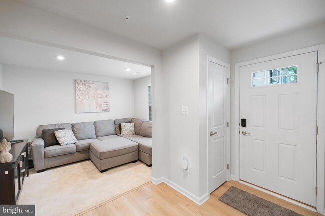 Building Photo - 52 Caswell Dr