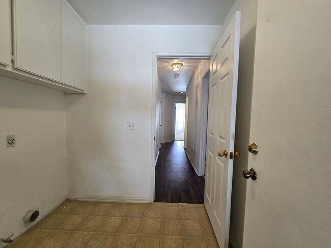 Building Photo - 4375 Portola Dr