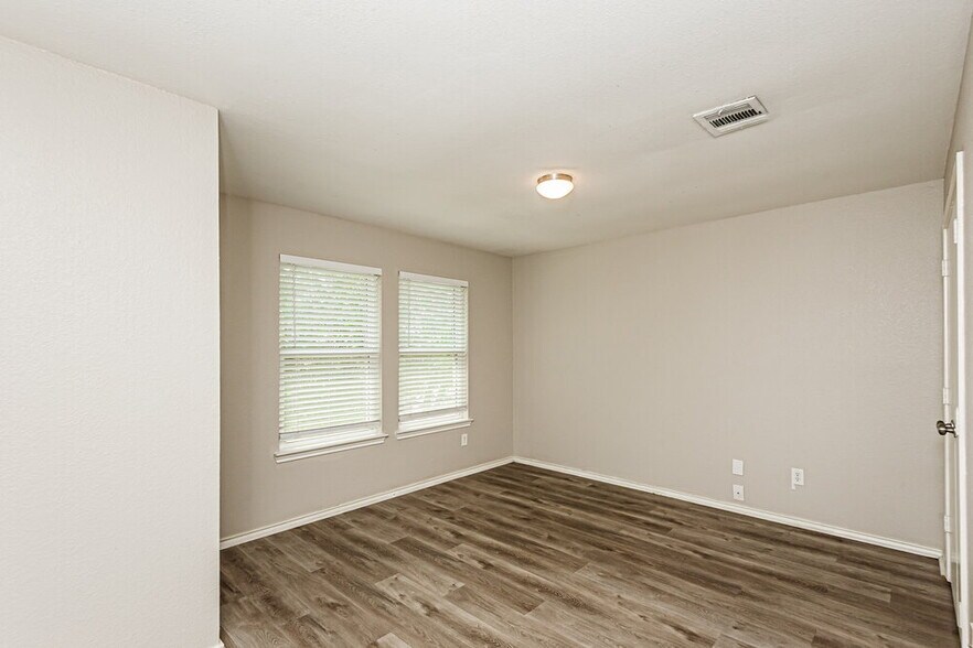 Building Photo - 4129 Fossile Butte Dr
