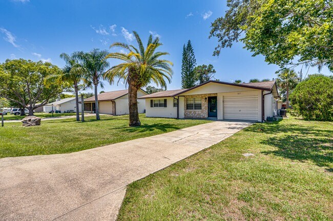 Building Photo - 3 Bedroom Home in Port Orange