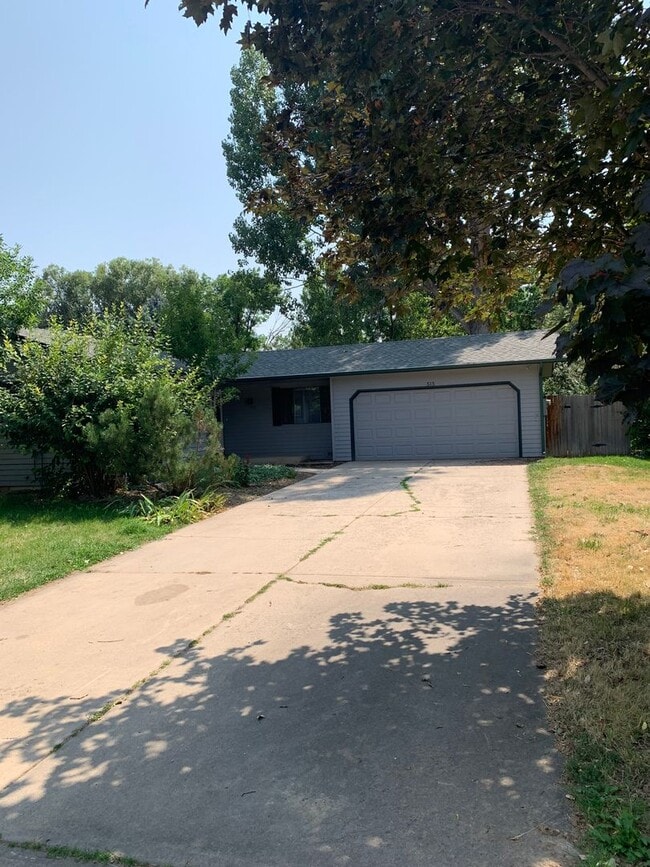Building Photo - Space to Spread Out | 4 Bed Home + Large Yard Near Old Town