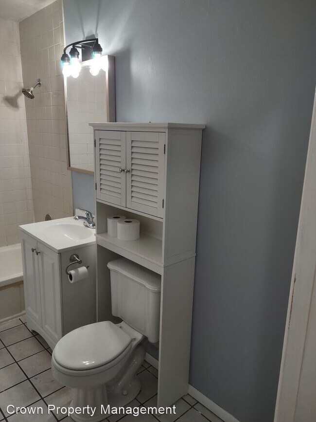 Building Photo - 3 br, 1 bath House - 8902 Westridge Dr