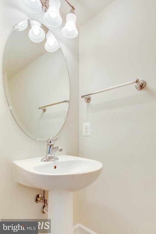 Building Photo - 2159 Oberlin Dr