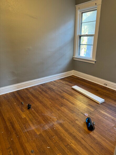 Building Photo - 6714 Crest