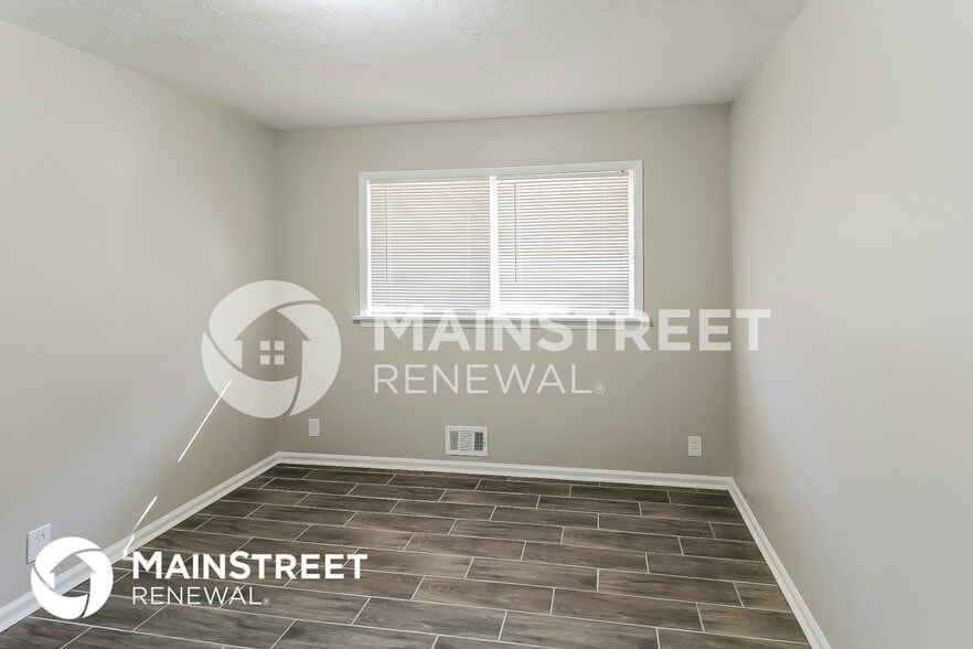 Building Photo - 481 Stephenson Rd