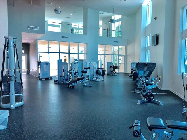 Building Photo - 1900 N Bayshore Dr