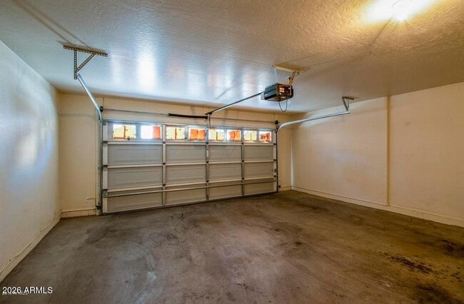 Building Photo - 947 W Wendy Way