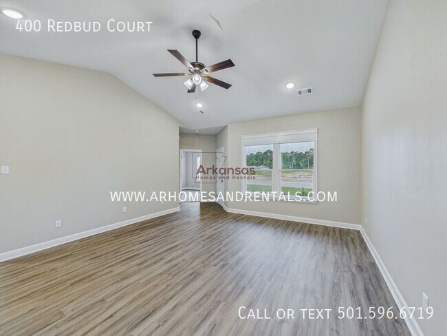 Building Photo - 400 Redbud Ct