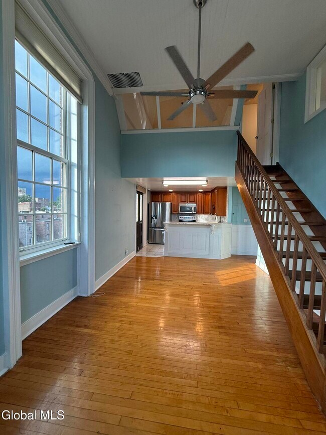 Building Photo - 409 Madison Ave