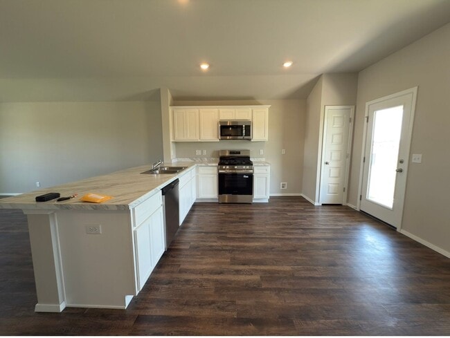 Building Photo - Brand New Built 3 Bedroom House