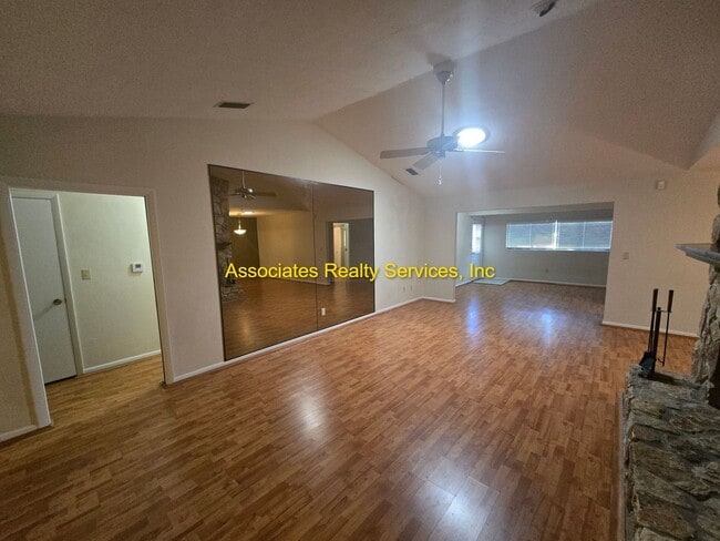 Building Photo - Turkey Creek Condo- Three Bedroom, Two Bath 1840 sf