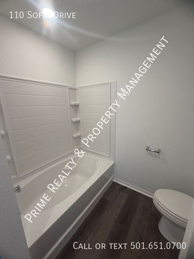 Building Photo - 110 Sofia Dr