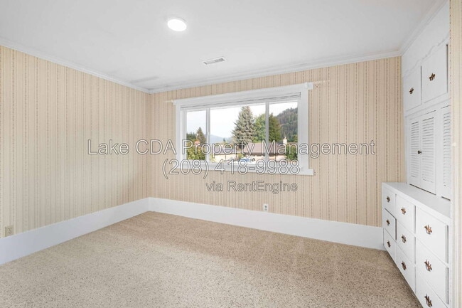 Building Photo - 203 N Bruce Rd