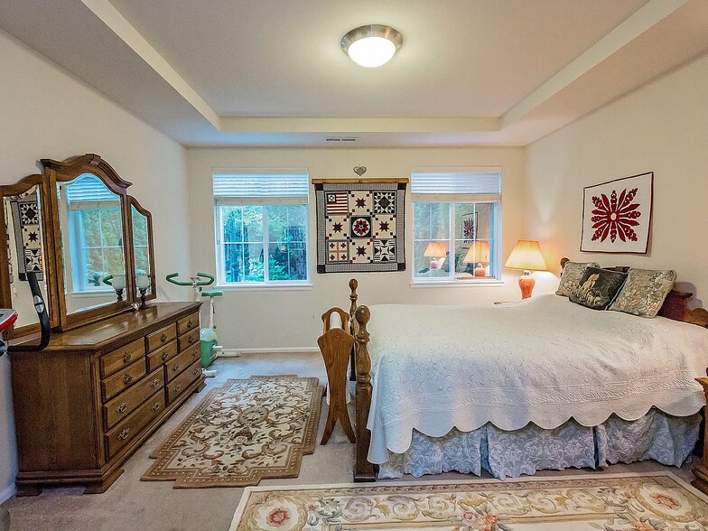 Building Photo - 4786 Strathmore Cir SW