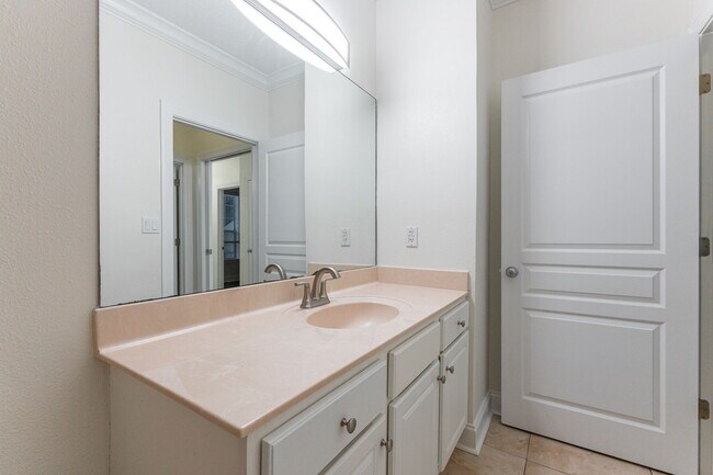 Building Photo - 159 Brooks St SE