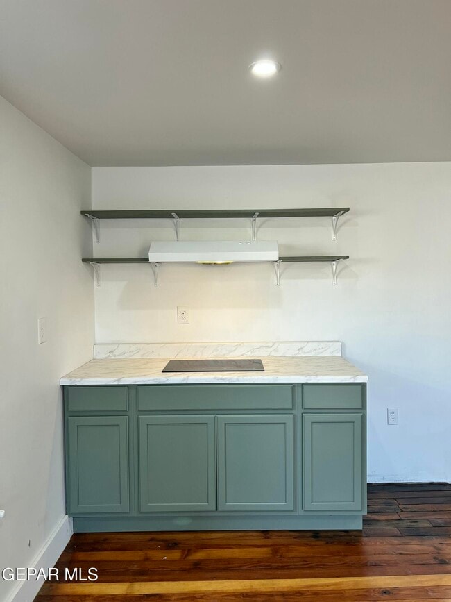 Building Photo - 716 N Glenwood St