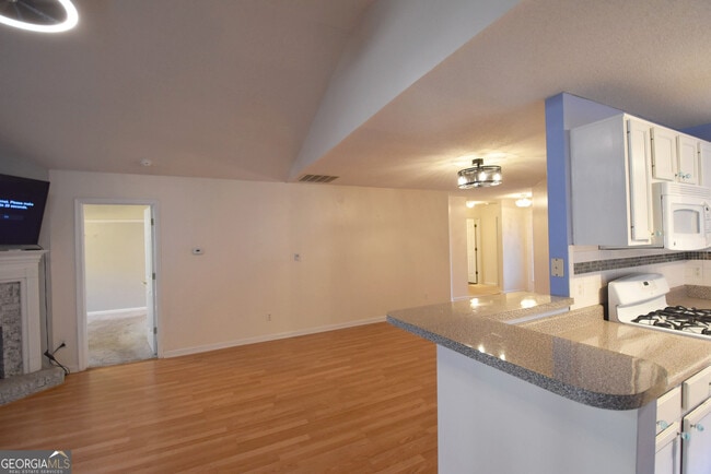 Building Photo - 715 S Fairfield Dr