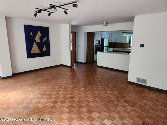 Building Photo - 29 Hirshorn Dr