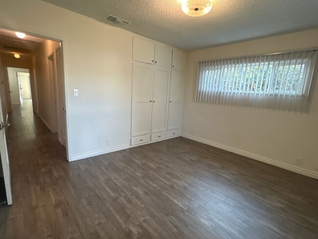 Building Photo - Spacious 3-Bed, 2-Bath Temple City House with 2-Car Garage