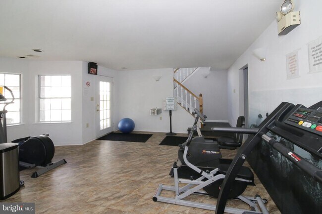 Building Photo - 455 Fortress Way