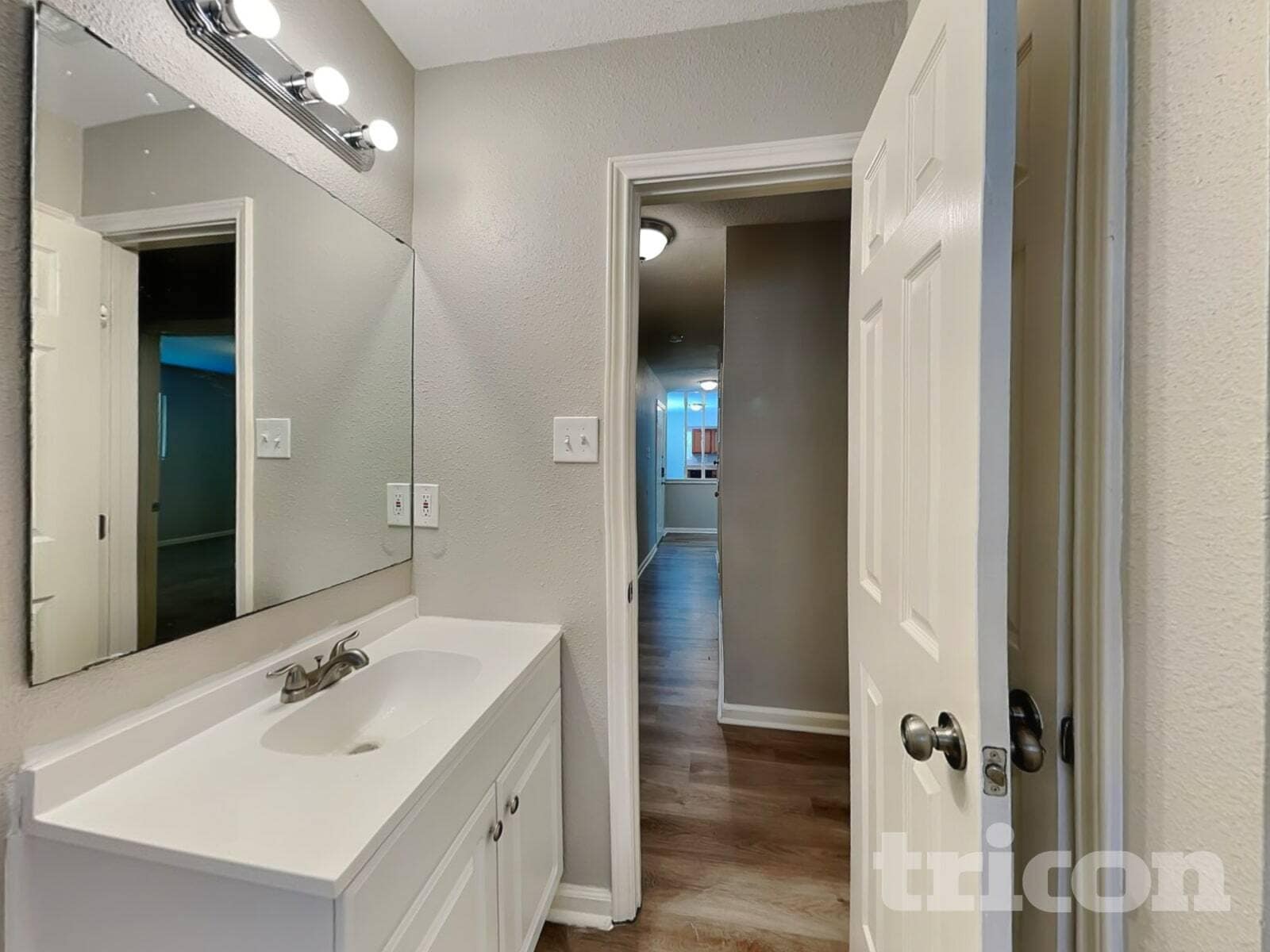 Building Photo - 17506 Sundrop Ln