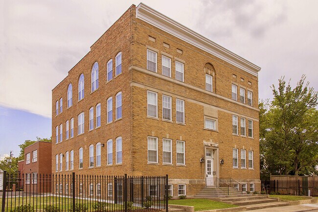 Primary Photo - 517 King St