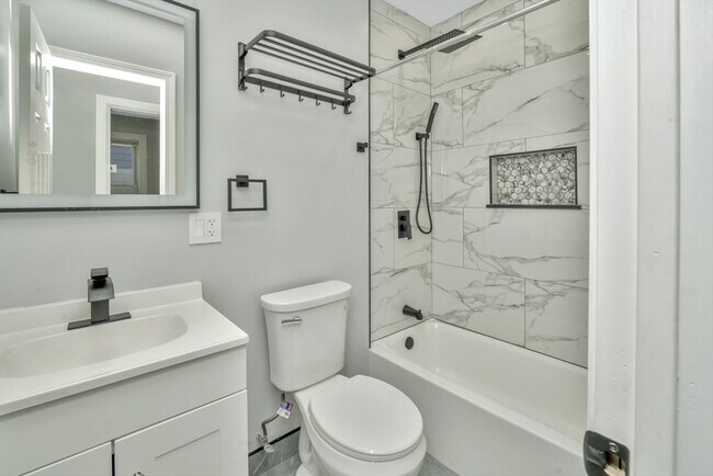 Building Photo - 9A Ruthven St