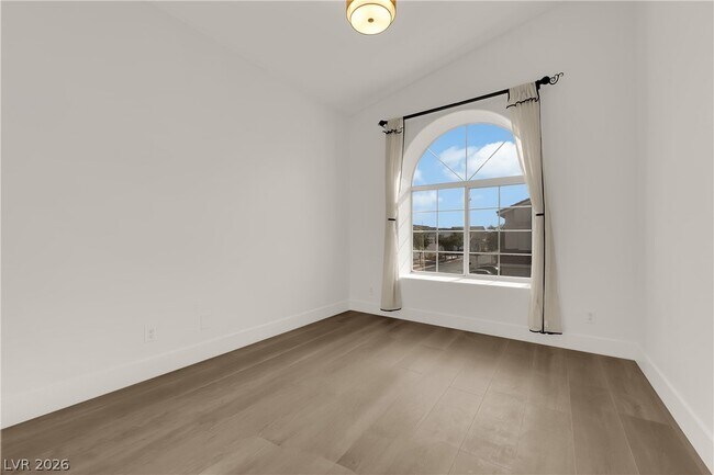 Building Photo - 1529 Tillman Falls Ave