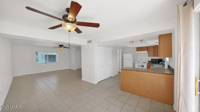 Building Photo - 8249 E Thomas Rd