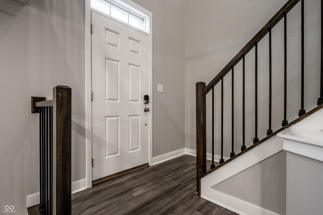 Building Photo - 305 Fairfax Way