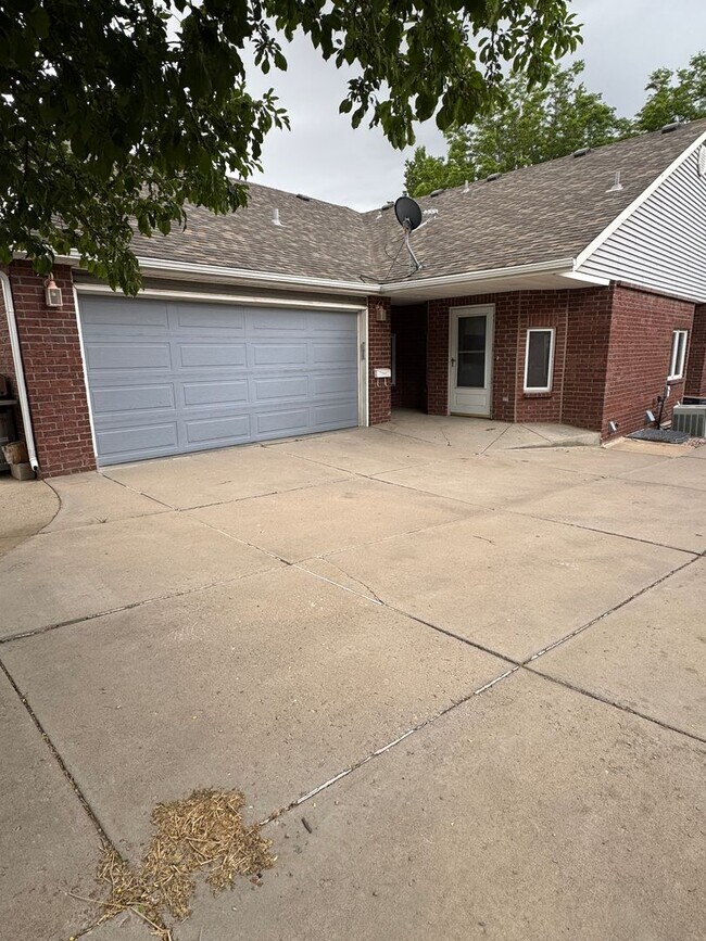 Building Photo - Spacious 4-Bed 3-Bathroom House in North Fort Collins