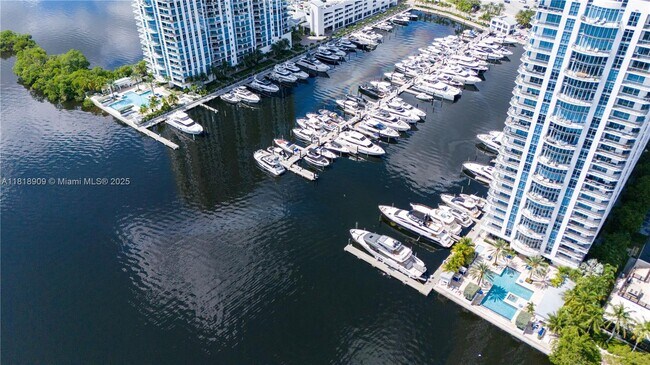 Building Photo - 17301 Biscayne Blvd