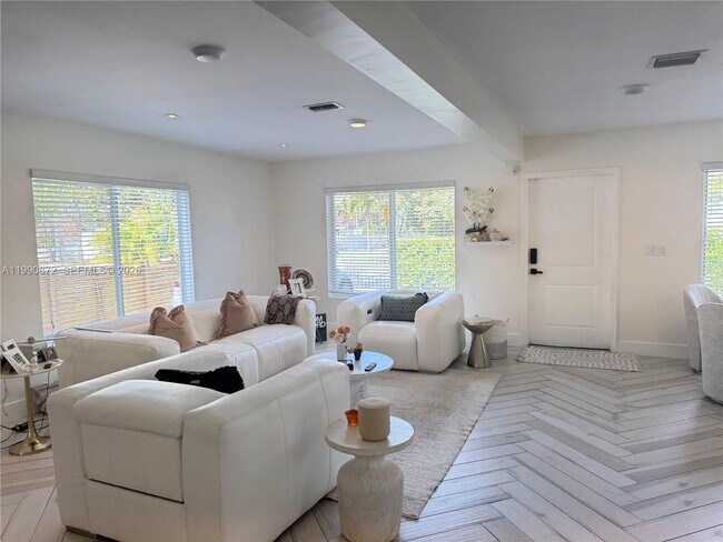 Building Photo - 44 NW 40th St