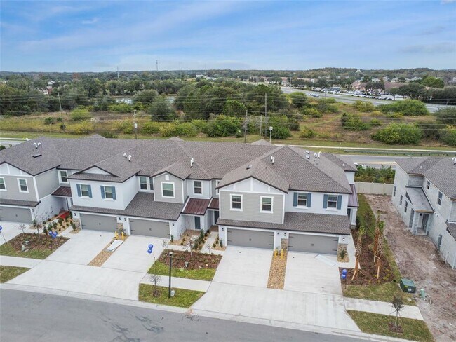 Building Photo - 8221 Cor Pne Wy