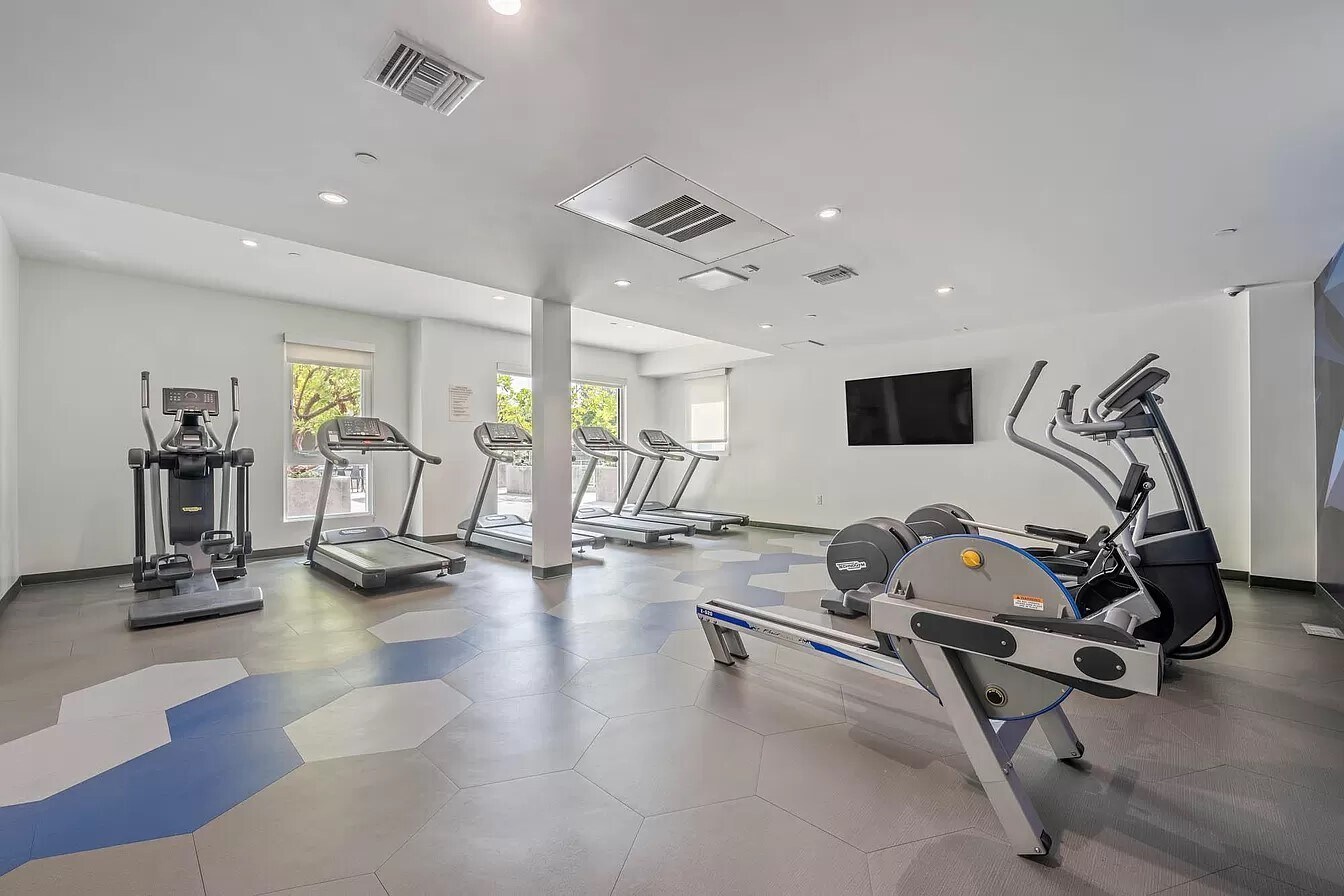 Building Photo - 5838.5 W 88th St