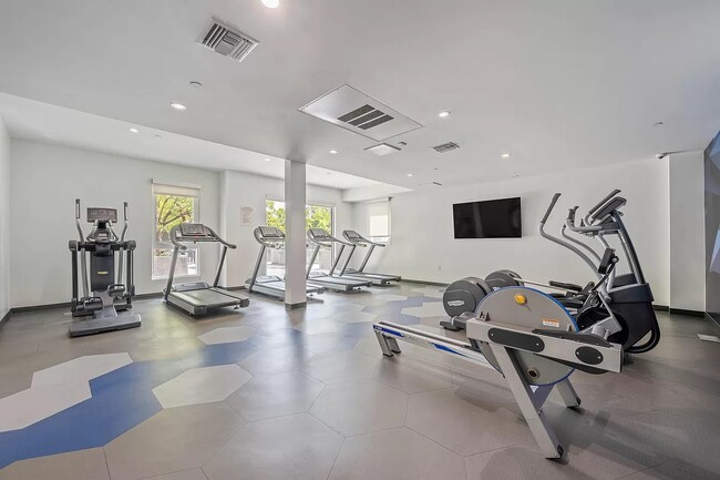 Building Photo - Opulent, Fully Furnished Private Room in S...