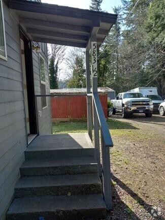 Building Photo - 691/A/B